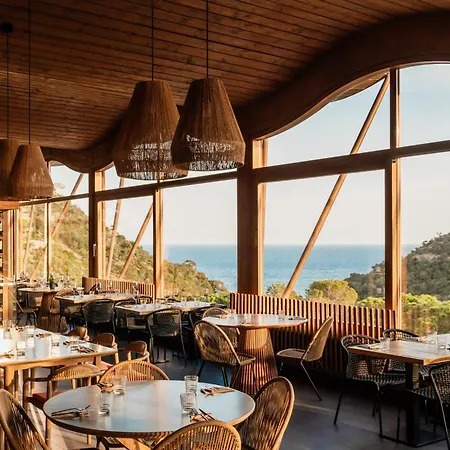 Zel Costa Brava Resort 3*