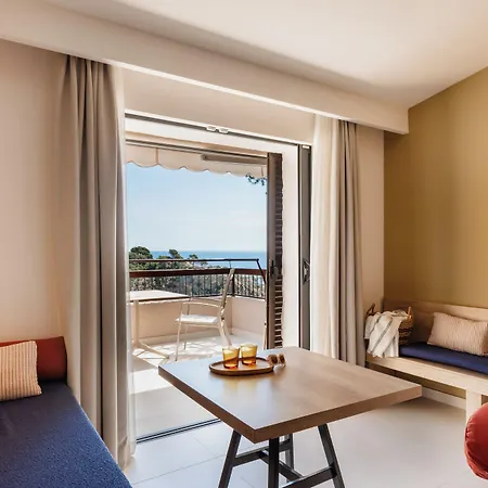 Zel Costa Brava מלון 3*